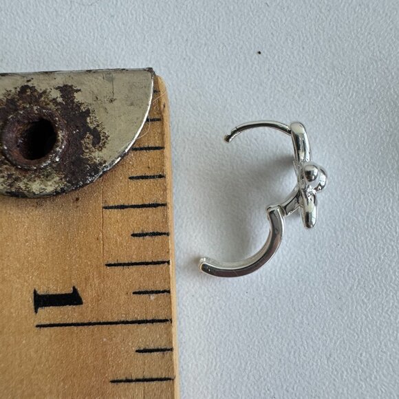 Sterling Silver 925 Small Flower Hoop Earrings – Dainty Floral Design - Picture 4 of 5